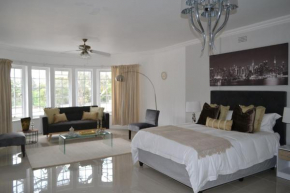 3 Woodmead Suites